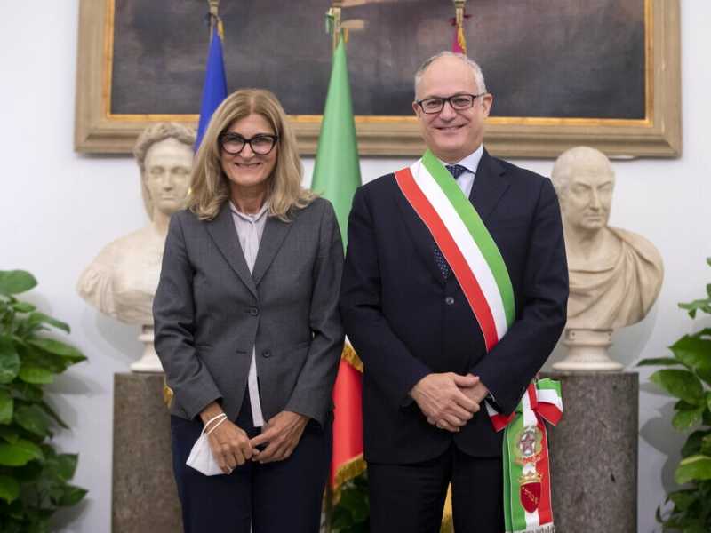 Roma, guai per Gualtieri: "Il bilancio è a rischio". Appello alle opposizioni