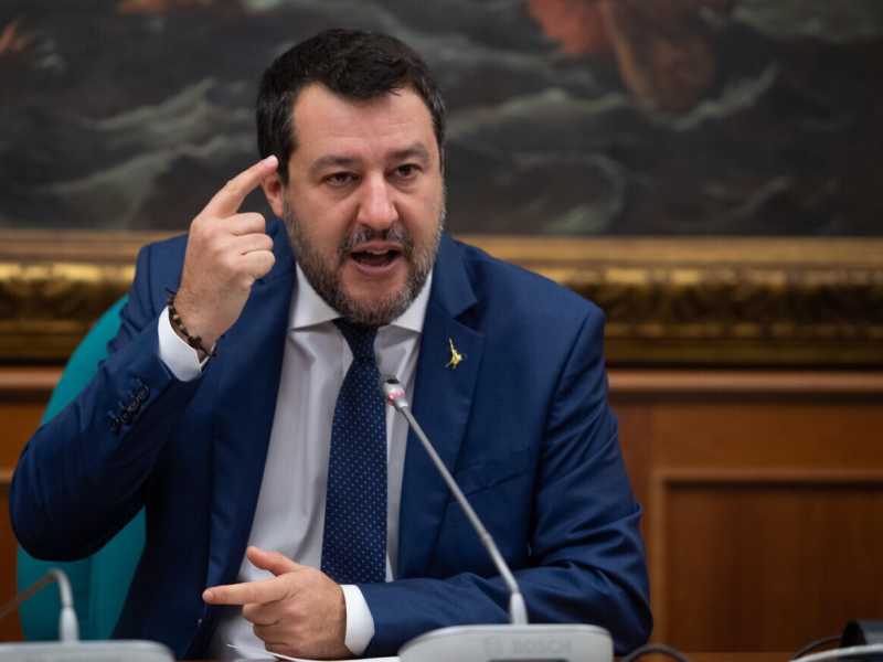 "Ciao, sono Matteo: che fai per il Colle?". Così Salvini prova a fare il mazziere