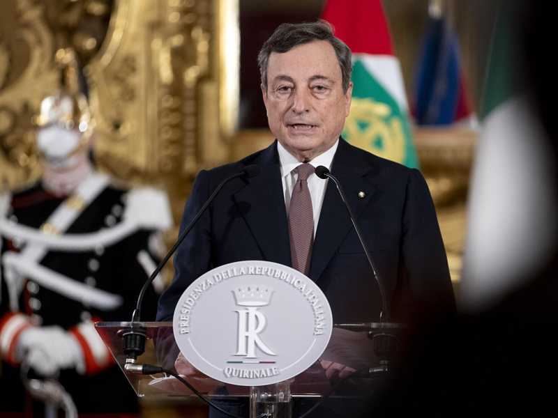 Mario Draghi al Quirinale (Ansa)