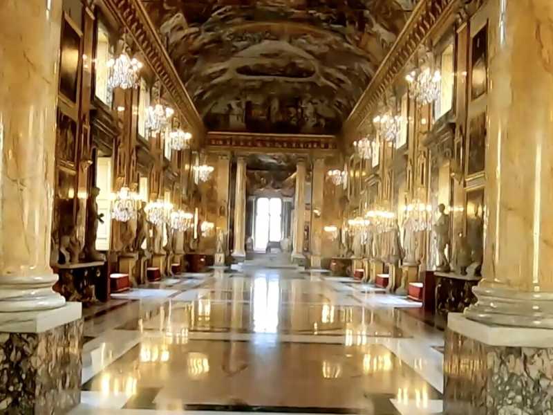 Artisti con doppio cognome esposti in palazzi nobiliari e milanesismi amatriciani