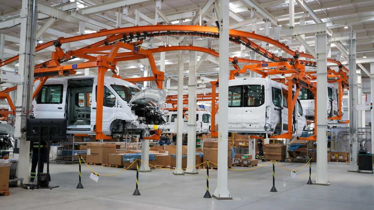 Immagine di La ripresa dell’impresa: l'economia riparte grazie a tecnologia, tlc e infrastrutture