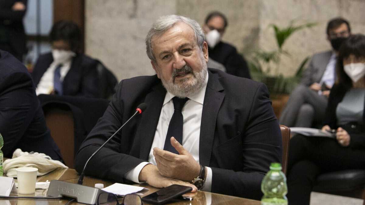 Immagine di In Puglia a destra non è rimasto nessuno: sono tutti nel “sistema” Emiliano