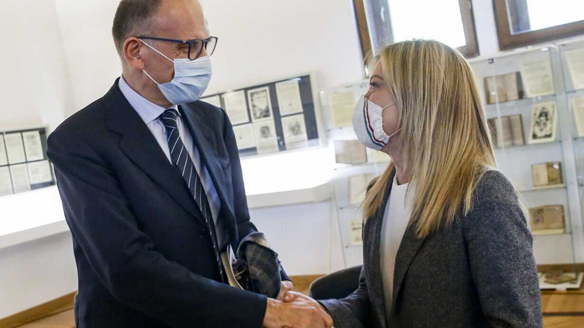 Immagine di Letta e Meloni pensano a Draghi, ma il Cav. e il M5s li bloccano
