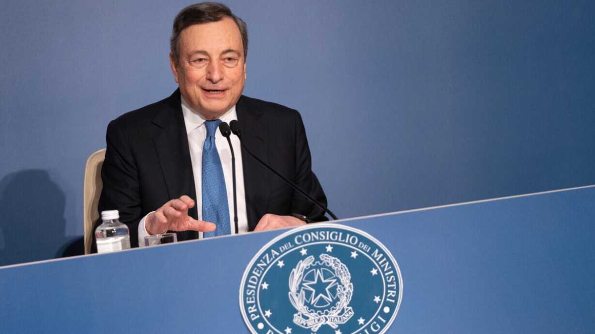 Immagine di Draghi: "Il governo ha raggiunto i suoi obiettivi. Sono un nonno al servizio delle istituzioni"