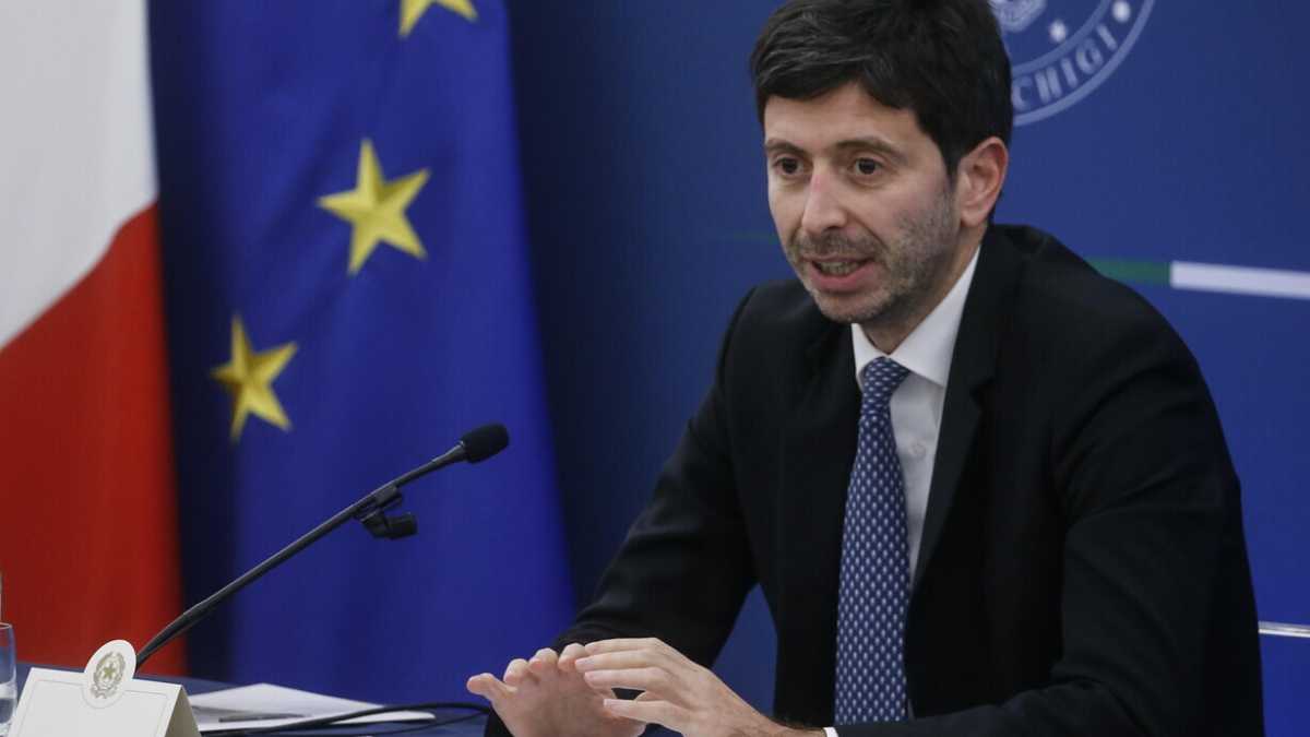 Immagine di Il ministro Speranza nel suo labirinto, in attesa dei dati su Omicron