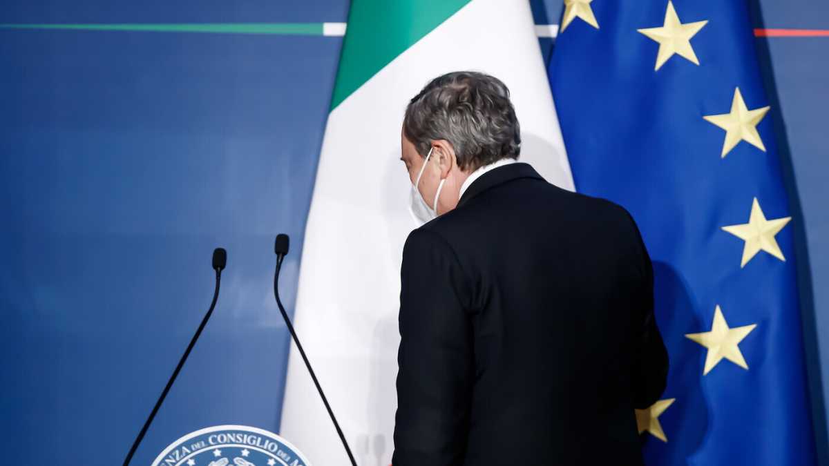Immagine di In sei mosse Draghi presenta la sua candidatura al Quirinale