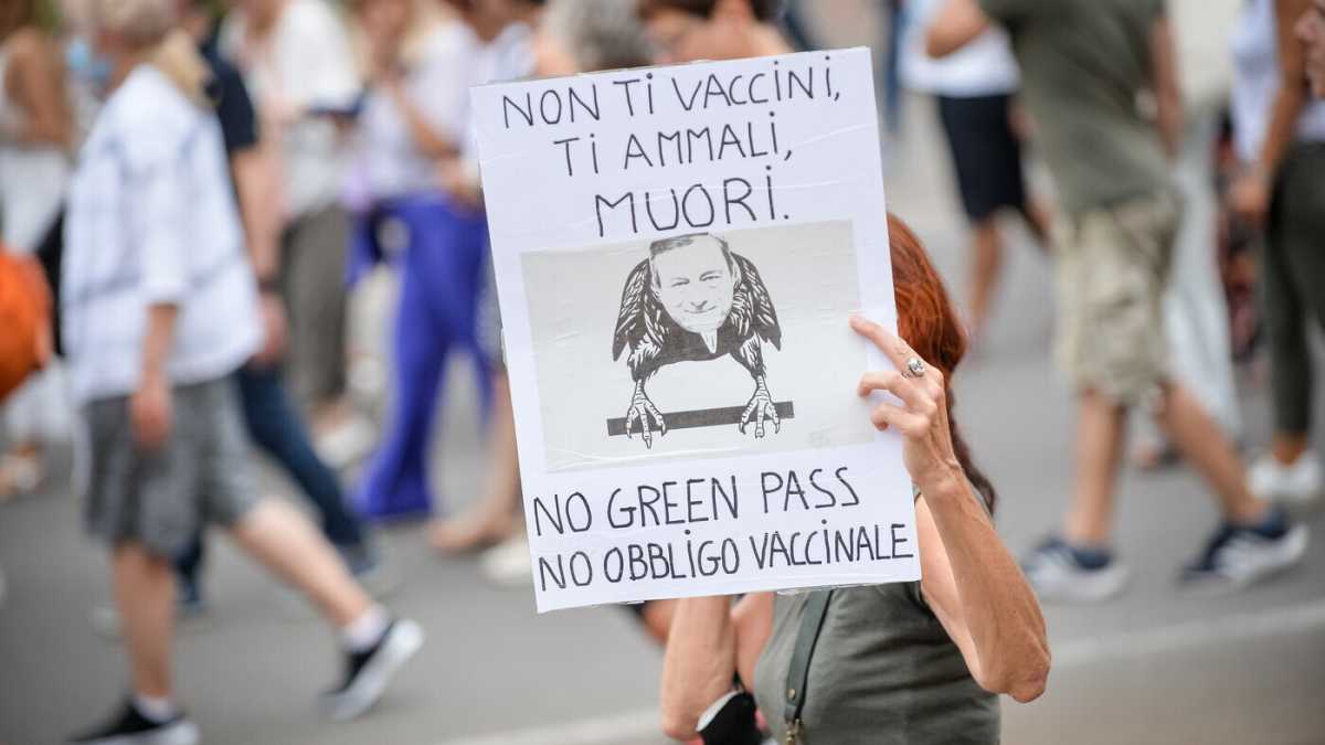 Immagine di Assediata dai No vax. Che volevano vedermi morta, di vaccino