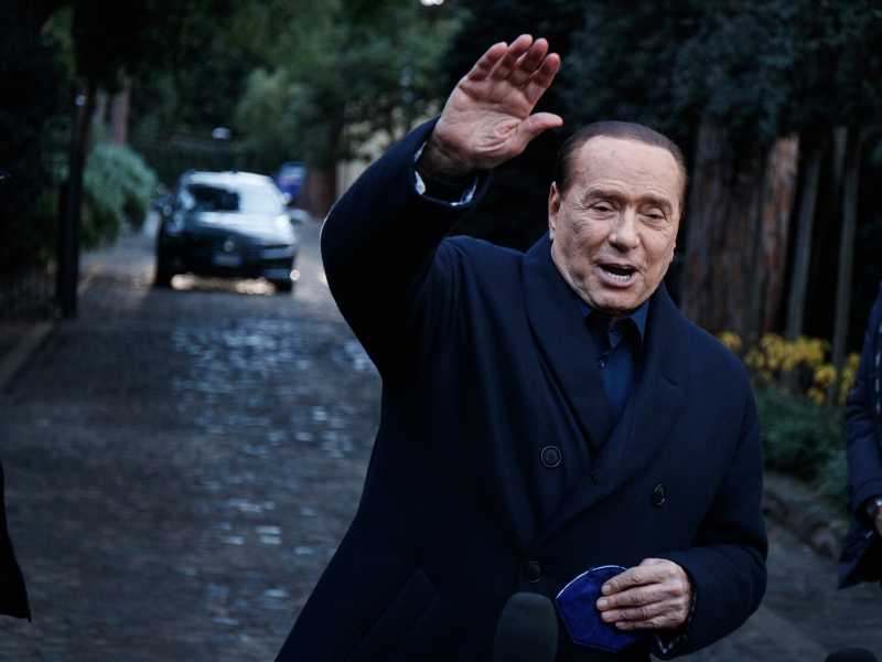 "Sul Quirinale faccio sul serio. Draghi? Non è amato". Le convinzioni del Cav.