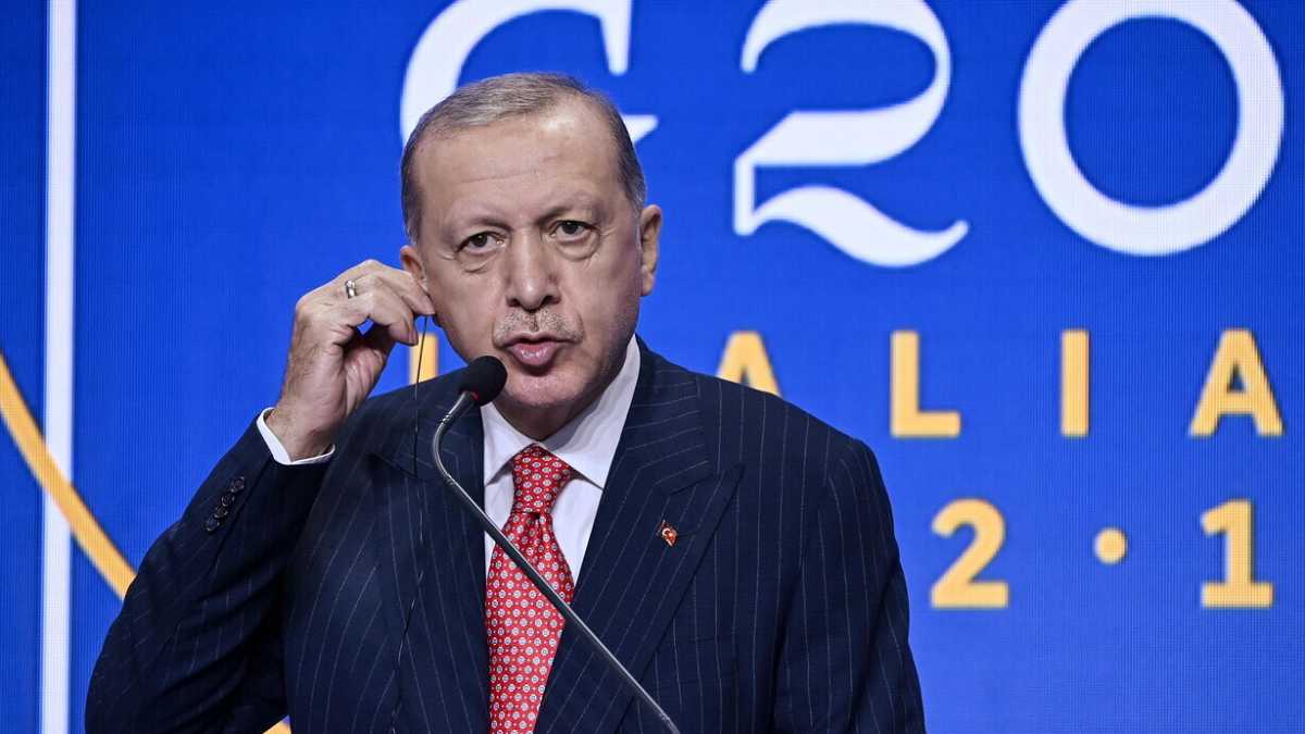 Immagine di Erdogan converte un’altra chiesa in moschea