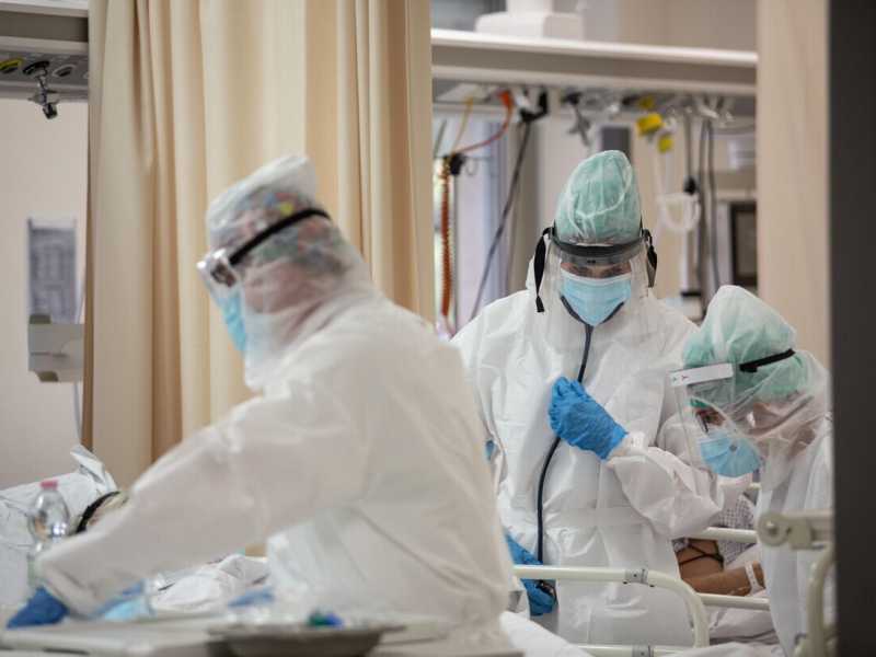 In terapia intensiva sette pazienti su dieci non sono vaccinati