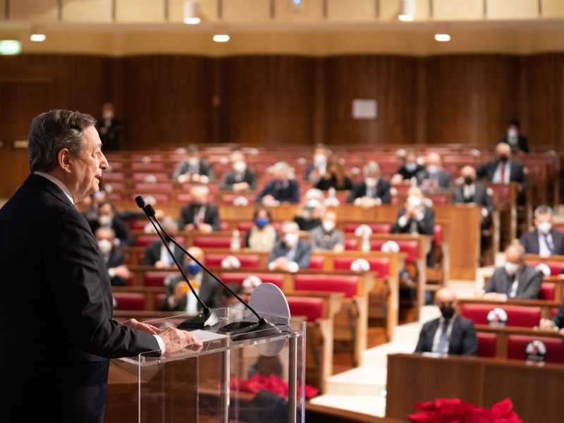 Lega e Fi frenano Draghi sulle concessioni balneari. E il Pd sbuffa