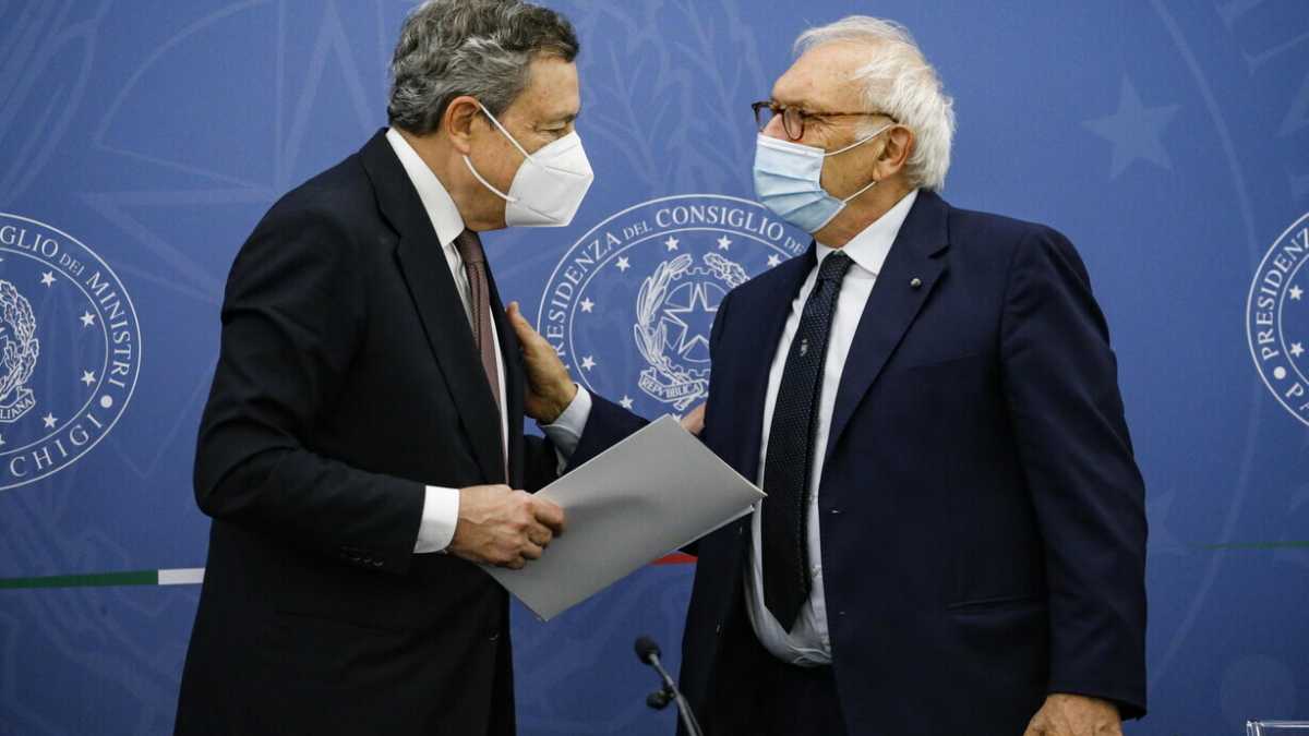 Immagine di Dall'obbligo vaccinale sul lavoro alla Dad: le mosse del governo in vista del Cdm