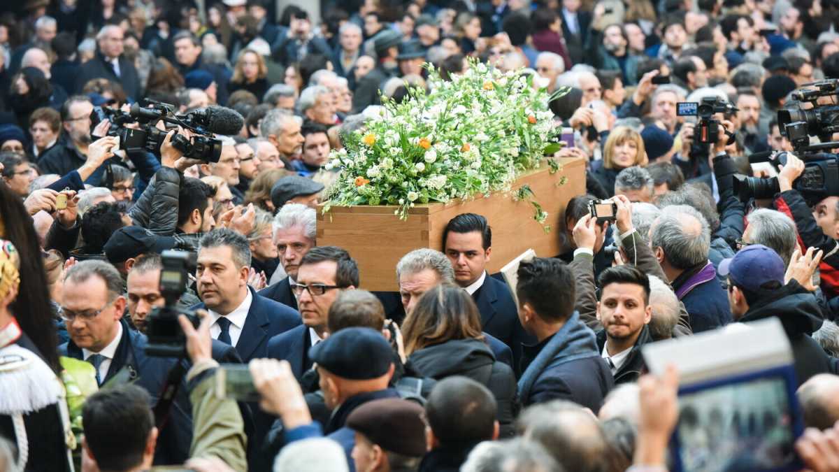 Immagine di Quando muore uno scrittore? A proposito dei funerali di Umberto Eco