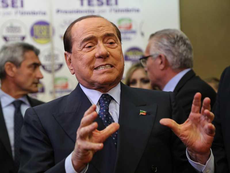 Berlusconi può passare alla storia spianando la strada al migliore, Draghi