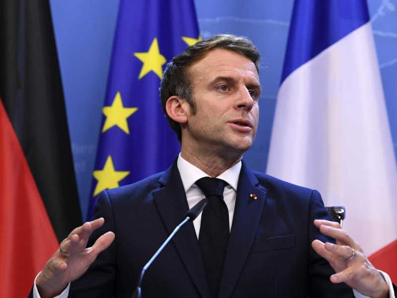 Macron sui No vax ha le idee chiarissime: rompergli le palle