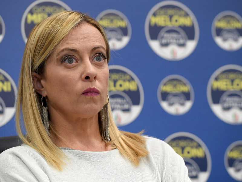 Alla fine Meloni è l'unica che sotto sotto spera in Draghi al Quirinale