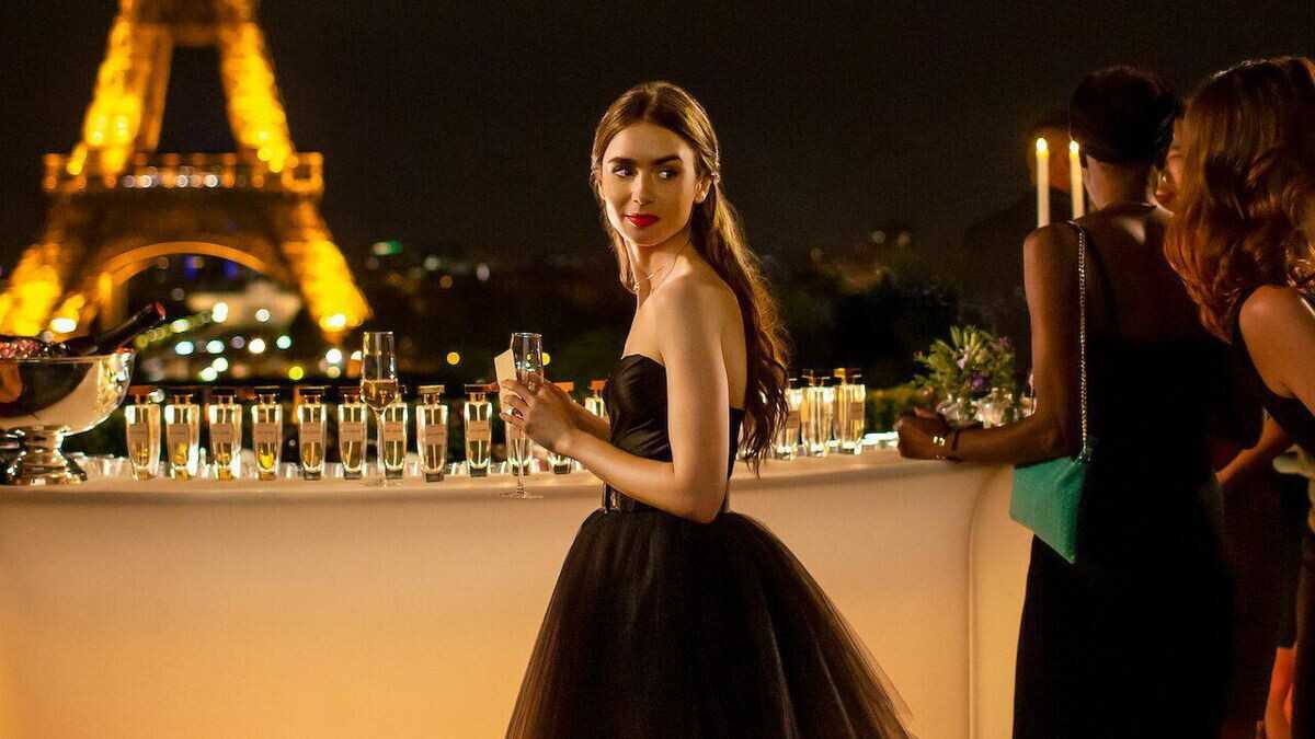 Immagine di In difesa di Emily in Paris, leggerezza allo stato puro