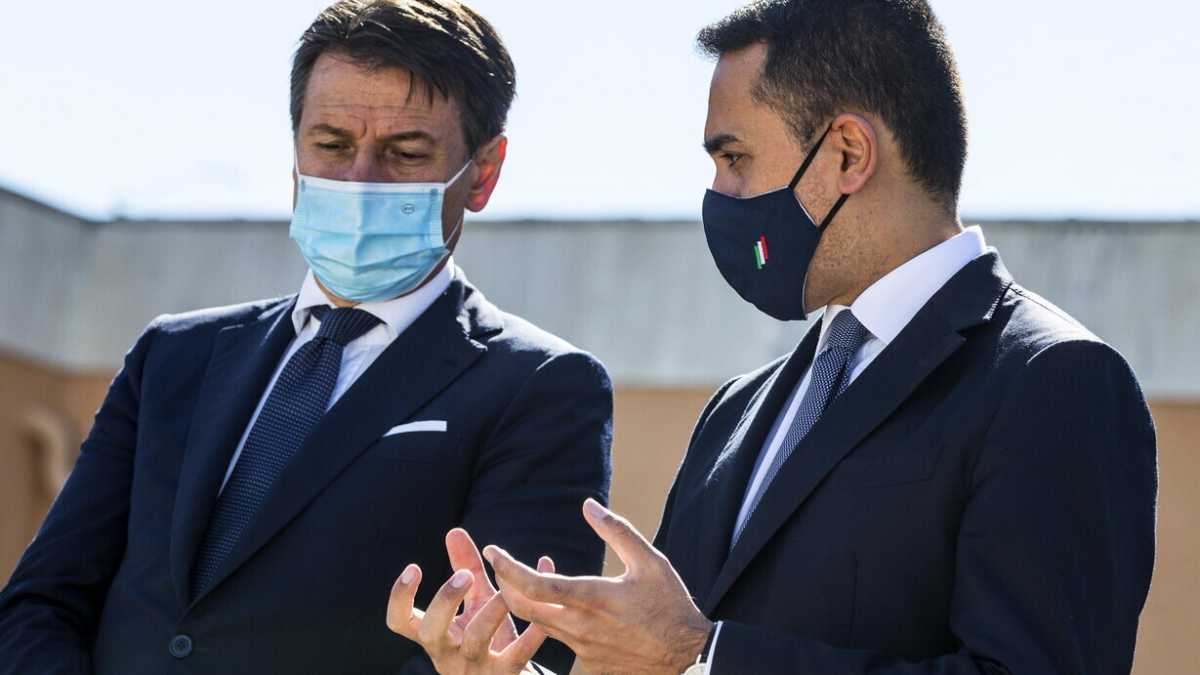 Immagine di Conte s'è accorto che Di Maio vuole fargli le scarpe. Capolinea grillino