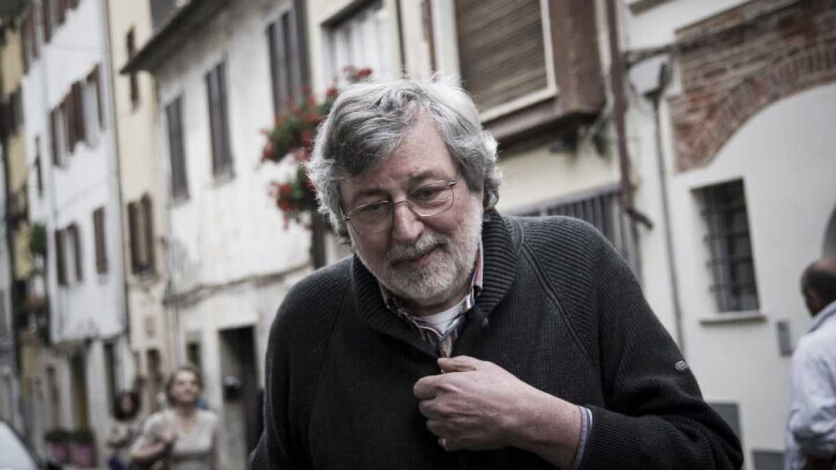 Immagine di Guccini: "Non ho la minima idea di chi sono oggi. Ma la vecchiaia è meravigliosa"