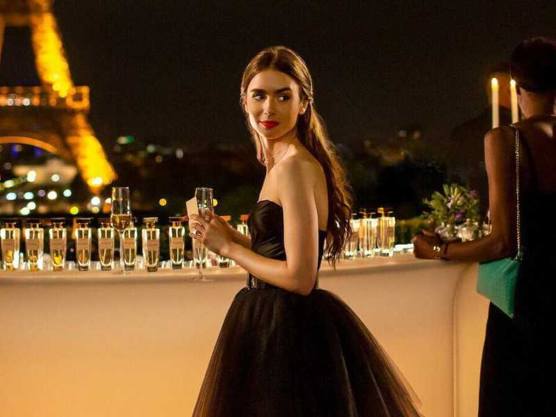 Emily in Paris (Netflix)