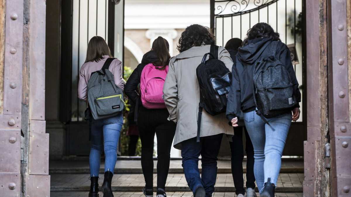 Immagine di La scuola ricomincia in presenza. Ma 200 mila classi rischiano la Dad