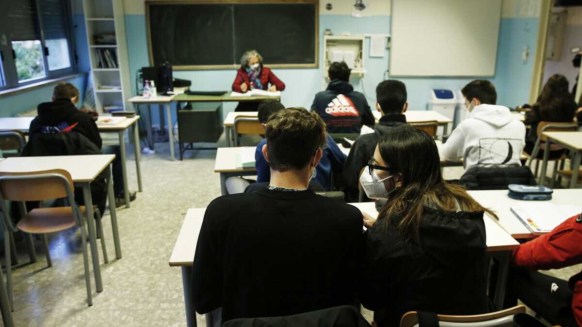 Immagine di "Dobbiamo fare di tutto per tenere le scuole aperte". Parla l'assessore lombardo all'Istruzione