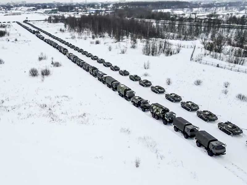 Immagine presa dal filmato della televisione russa RU-RTR, veicoli militari russi in attesa di essere trasportati in Kazakistan, 7/1/22&nbsp;<br />