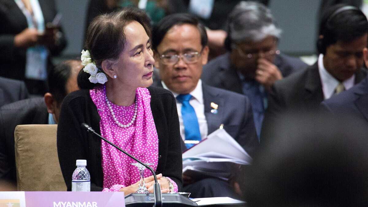 Immagine di L’ultima umiliazione di Aung San Suu Kyi e l’inutile sommergibile