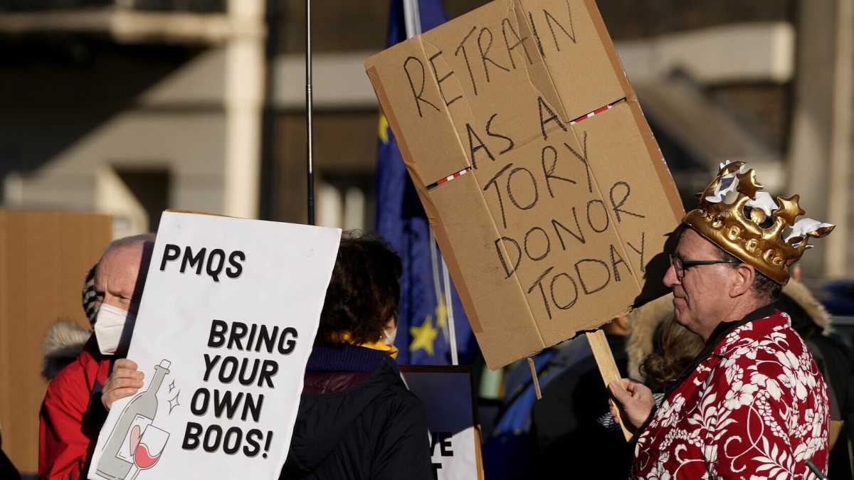 Immagine di BoJo si è scusato, ma gli basterà? 54 è il numero che teme