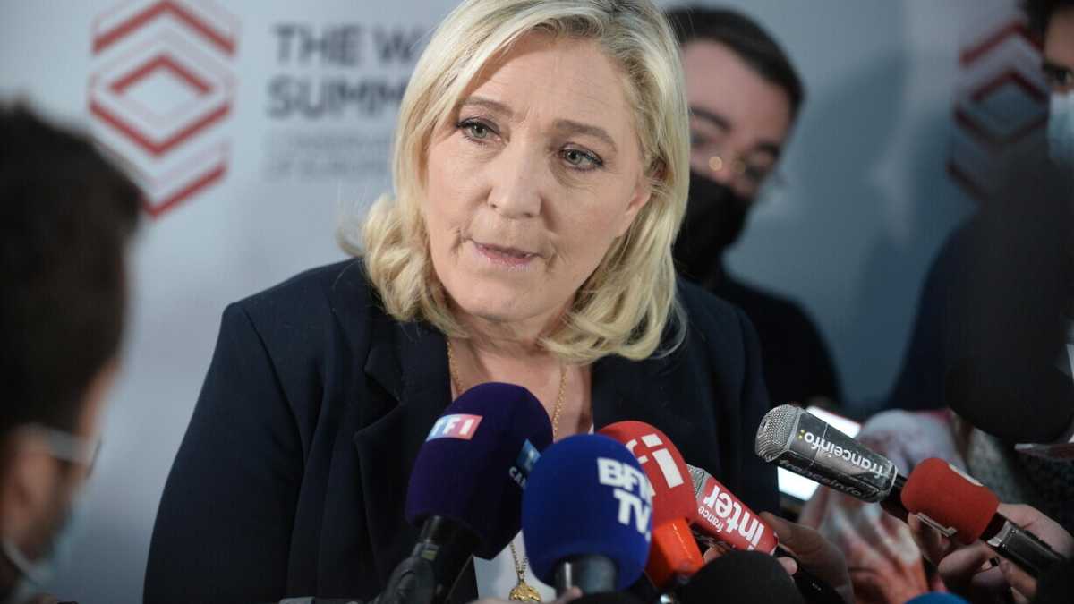 Immagine di Le Pen ci dice che Draghi fa il bene delle banche e non dei popoli