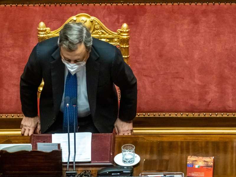 Il labirinto di Draghi: la commozione per Sassoli e l'asse con i ministri. Altra giornata di passione del premier