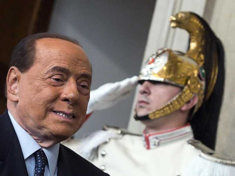 Il Cav. armato sul Quirinale. A Villa Grande si fanno i conti, Salvini sbuffa