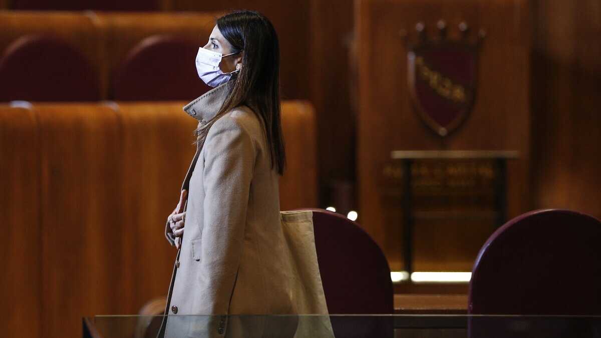 Immagine di Le ambiguità di Raggi e parte del M5s sui vaccini