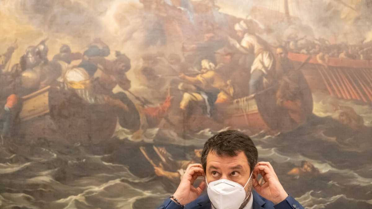 Immagine di Il gioco di Salvini. Spinge Berlusconi, chiude a Draghi, tratta anche con la sinistra