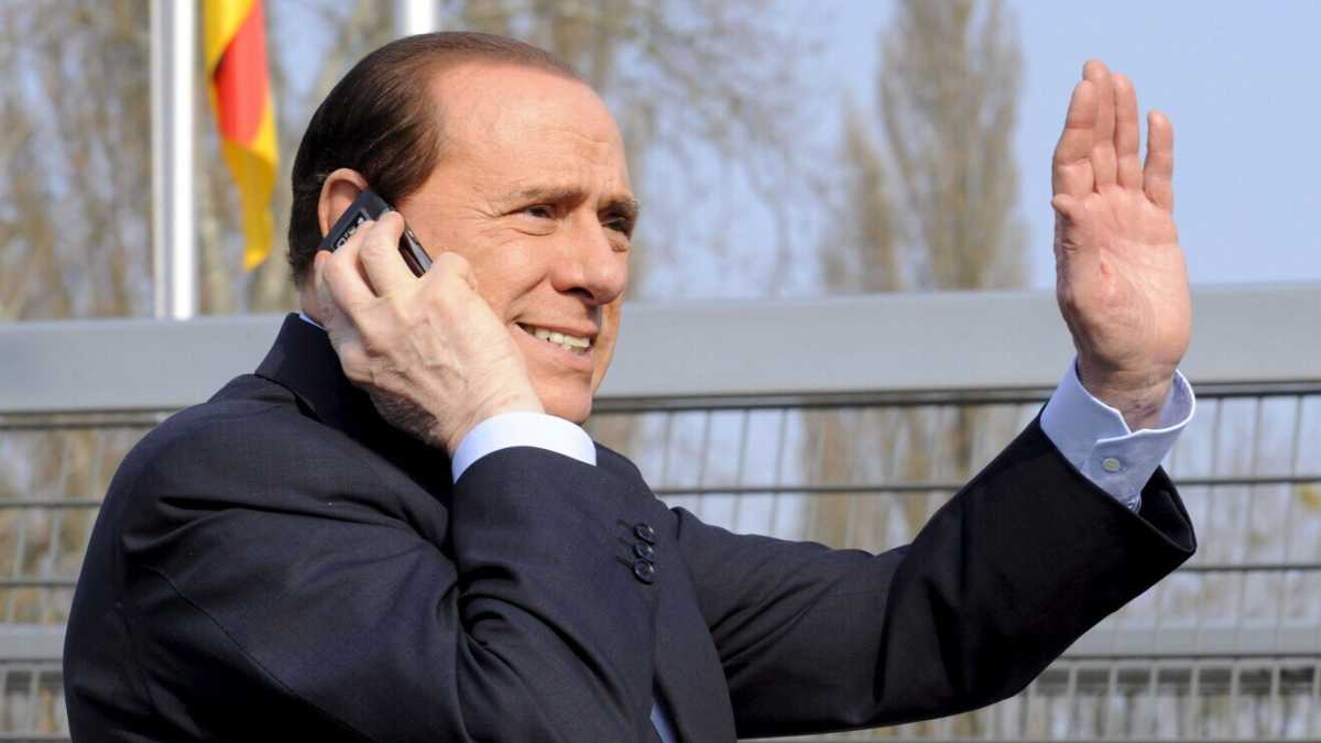 Immagine di Il telefono è il superpotere di Berlusconi per il Quirinale