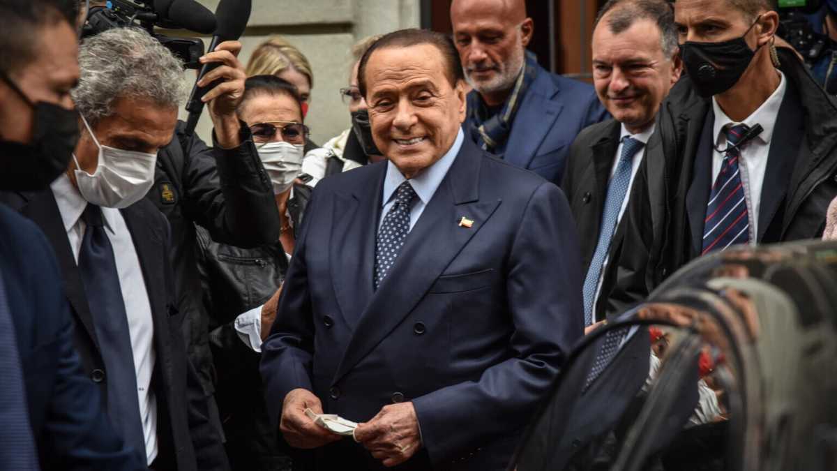 Immagine di I nemici del Cav. credono al Cav. al Colle. Mostri in prima pagina