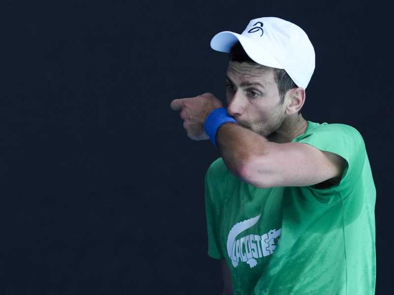Djokovic espulso dall'Australia. Il governo annulla il visto