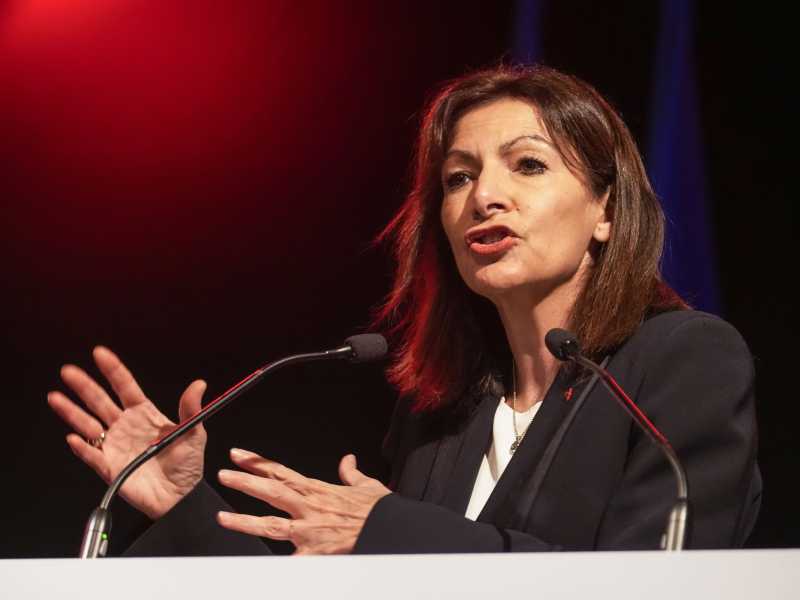 Anne Hidalgo, candidata del partito socialista alle prossime presidenziali francesi (foto Ap)