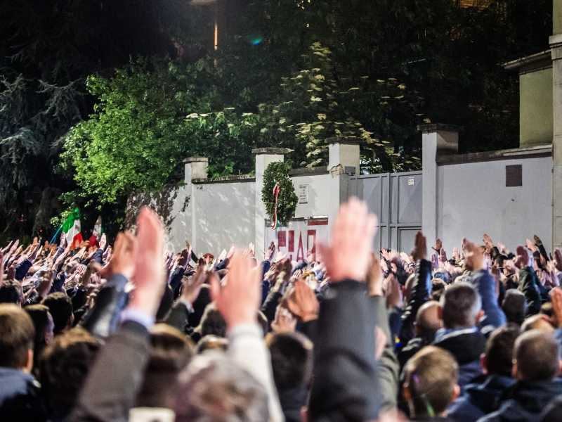Saluti romani alla manifestazione in ricordo di Sergio Ramelli, Milano 2019 (Ansa)&nbsp;
