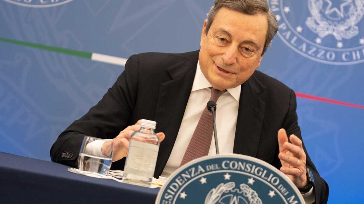 Immagine di Casini tace e Amato non va. Nel caos del Colle, il più papabile resta Draghi