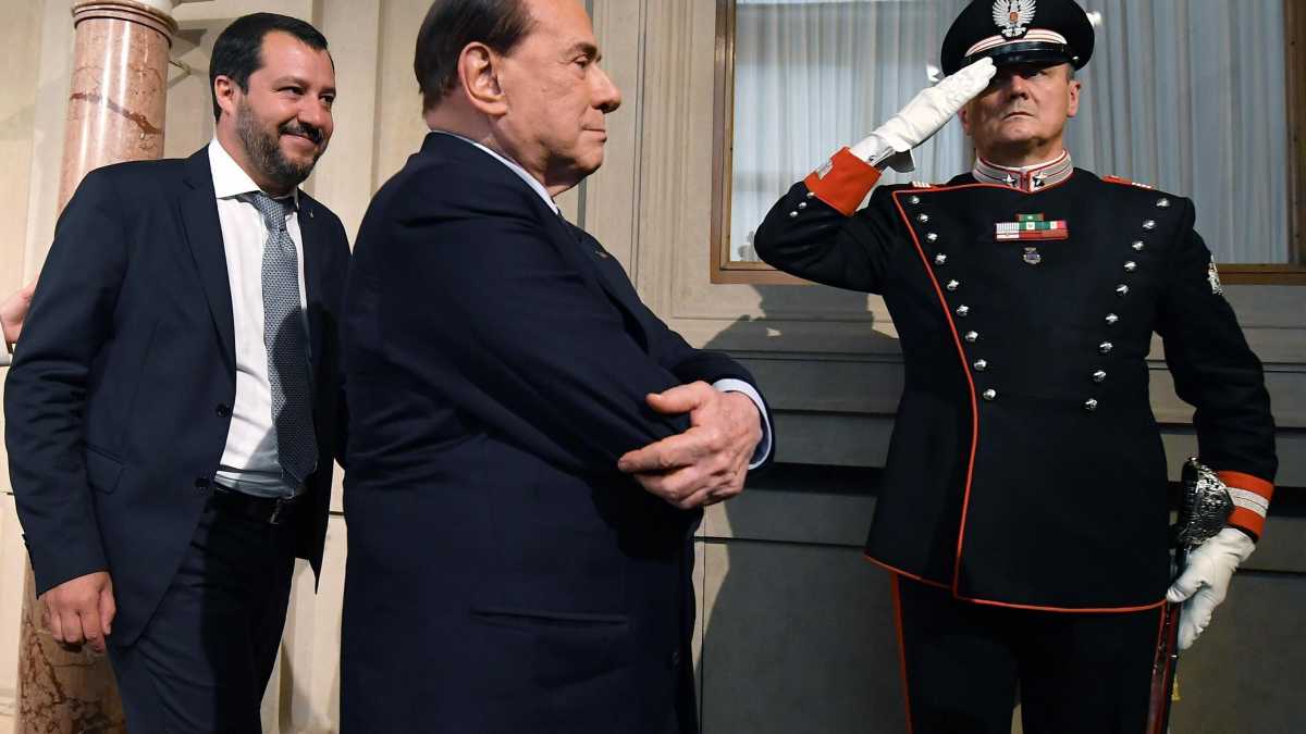 Immagine di "Si ritira". Salvini ci spera, ma Berlusconi (per ora) non molla il Colle dei sogni