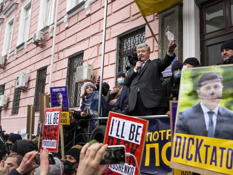 Perché la tensione tra presidente ed ex presidente in Ucraina è un regalo alla Russia