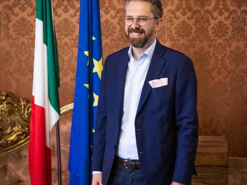 Il sindaco di Bologna suggerisce al Pd di puntare su Draghi al Colle