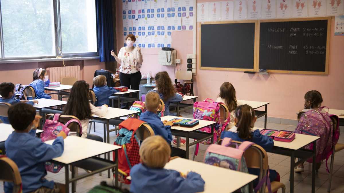 Immagine di Scuola, la riapertura regge alla dad ma la gestione quotidiana affanna