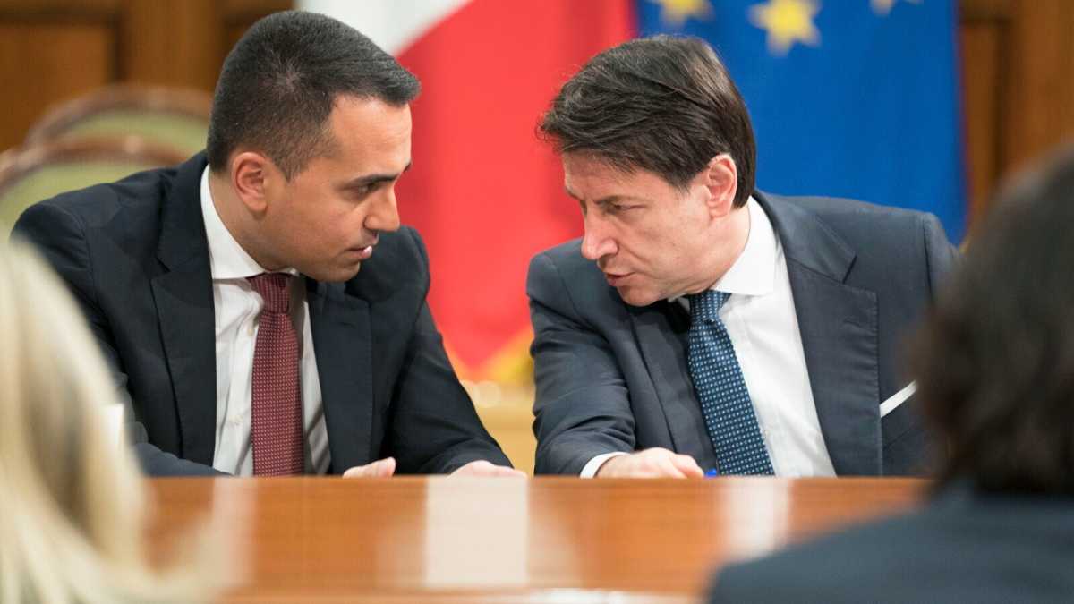 Immagine di M5s, vertice segreto Conte-Di Maio alla Farnesina. Sul tavolo il dilemma Draghi al Colle