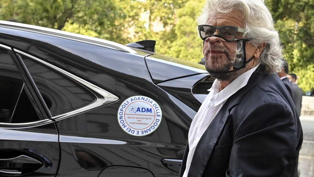 Immagine di Toninelli e Grillo hanno un problema con gli amici. E con la doppia morale