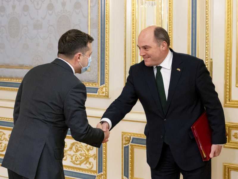 Il ponte aereo britannico per rifornire di armi l'Ucraina