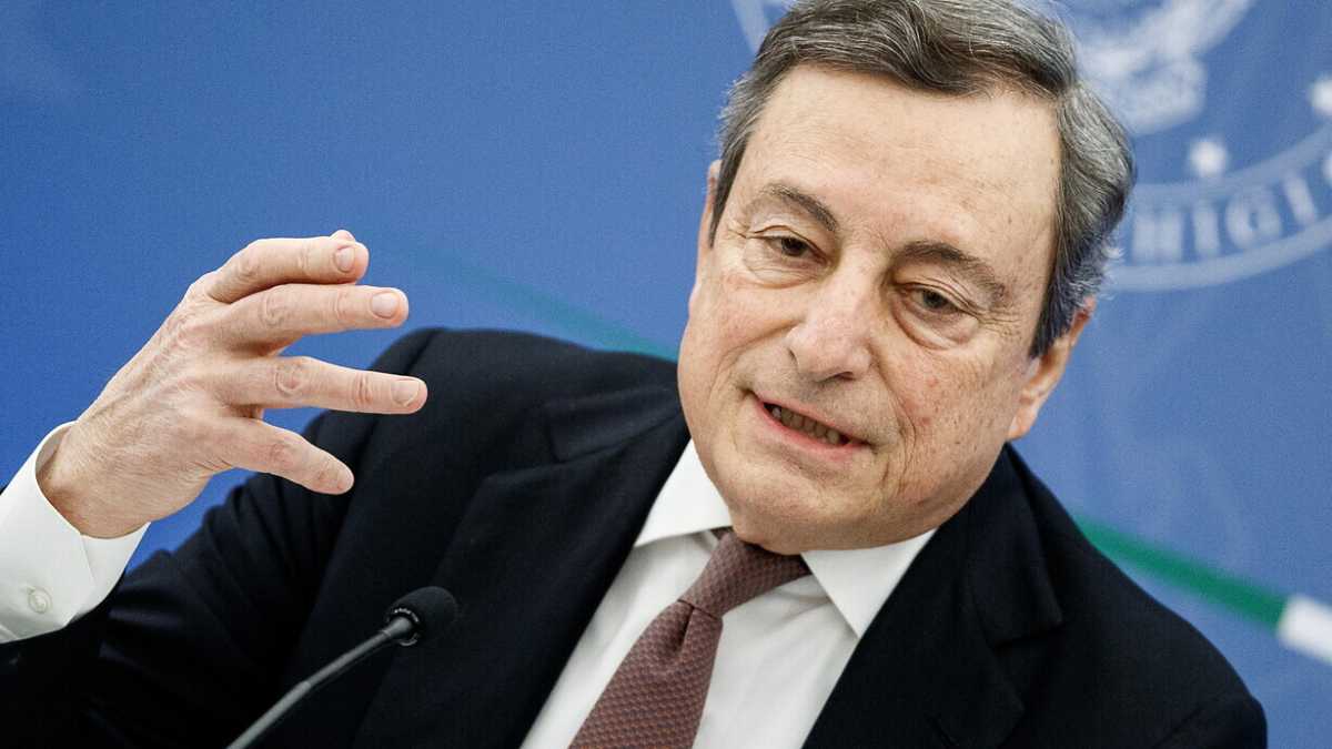 Immagine di Il Ft su Draghi ci ripensa: "Meglio al Quirinale per portare avanti il suo lavoro"