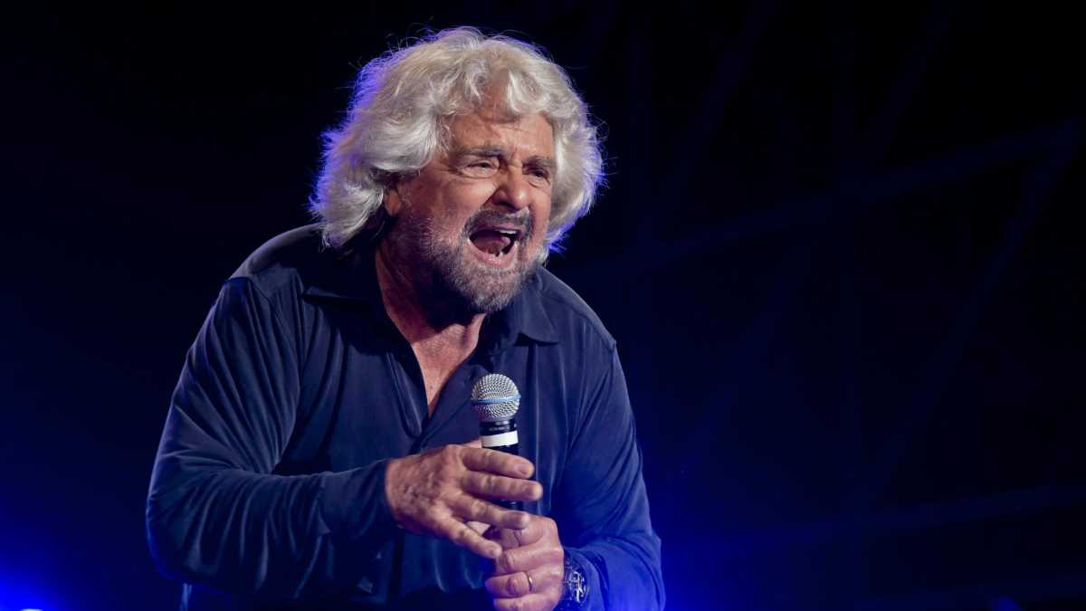 Immagine di Beppe Grillo, l'equivoco dell'onestà-tà-tà e le sciocchezze “de sinistra”