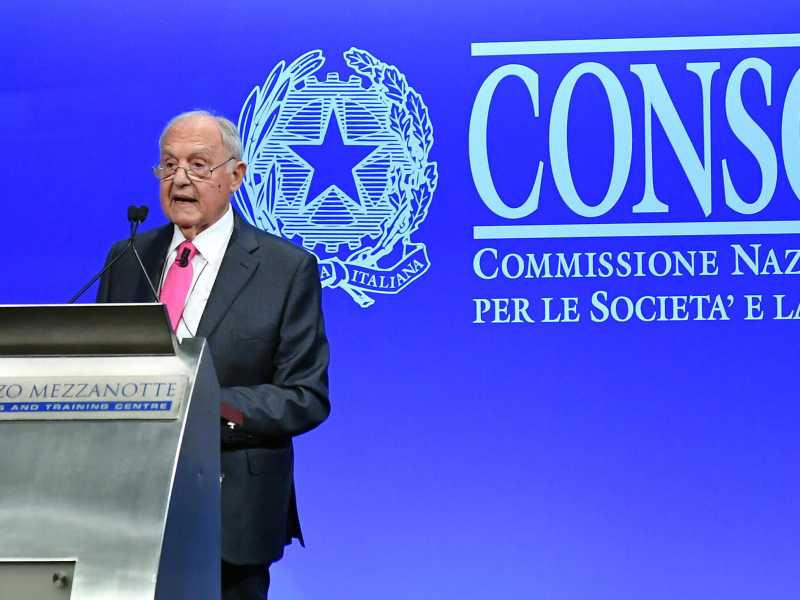 Paolo Savona ammette che in Consob c’è una guerra che non sa gestire